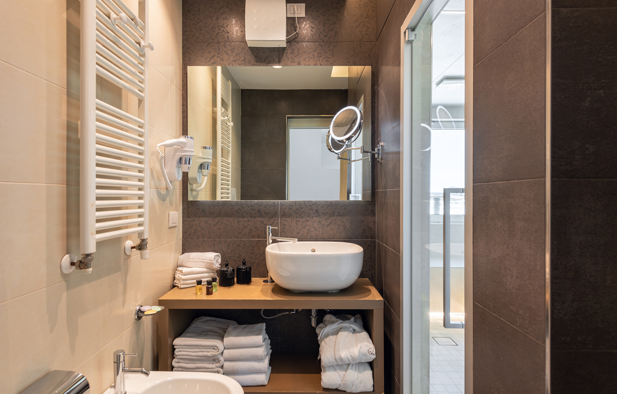 media.Slide_SkyRoom_Superior_3Hotel_Commodore_Riccione