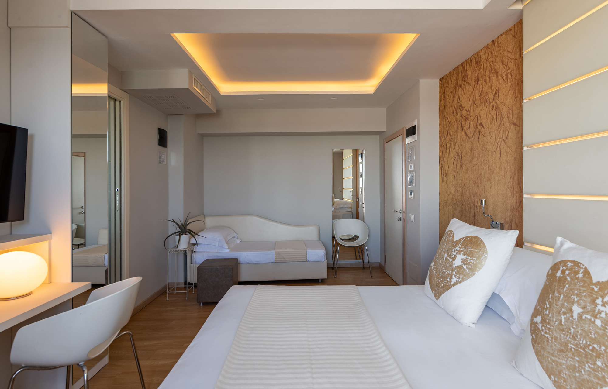 media.Slide_SkyRoom_Deluxe_2Hotel_Commodore_Riccione