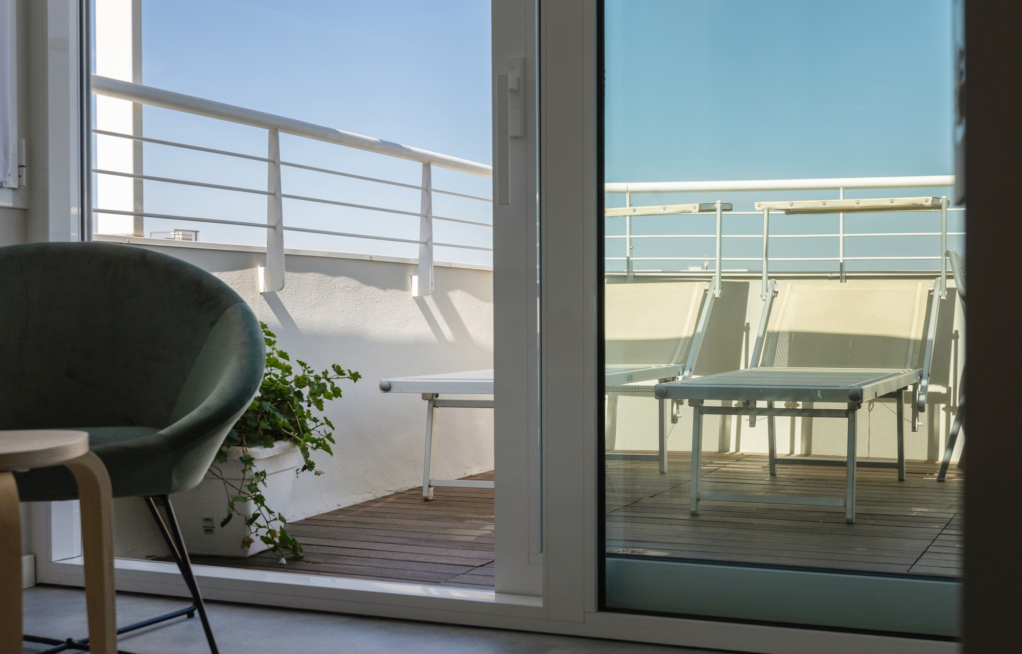 media.gallery-skyroom-2