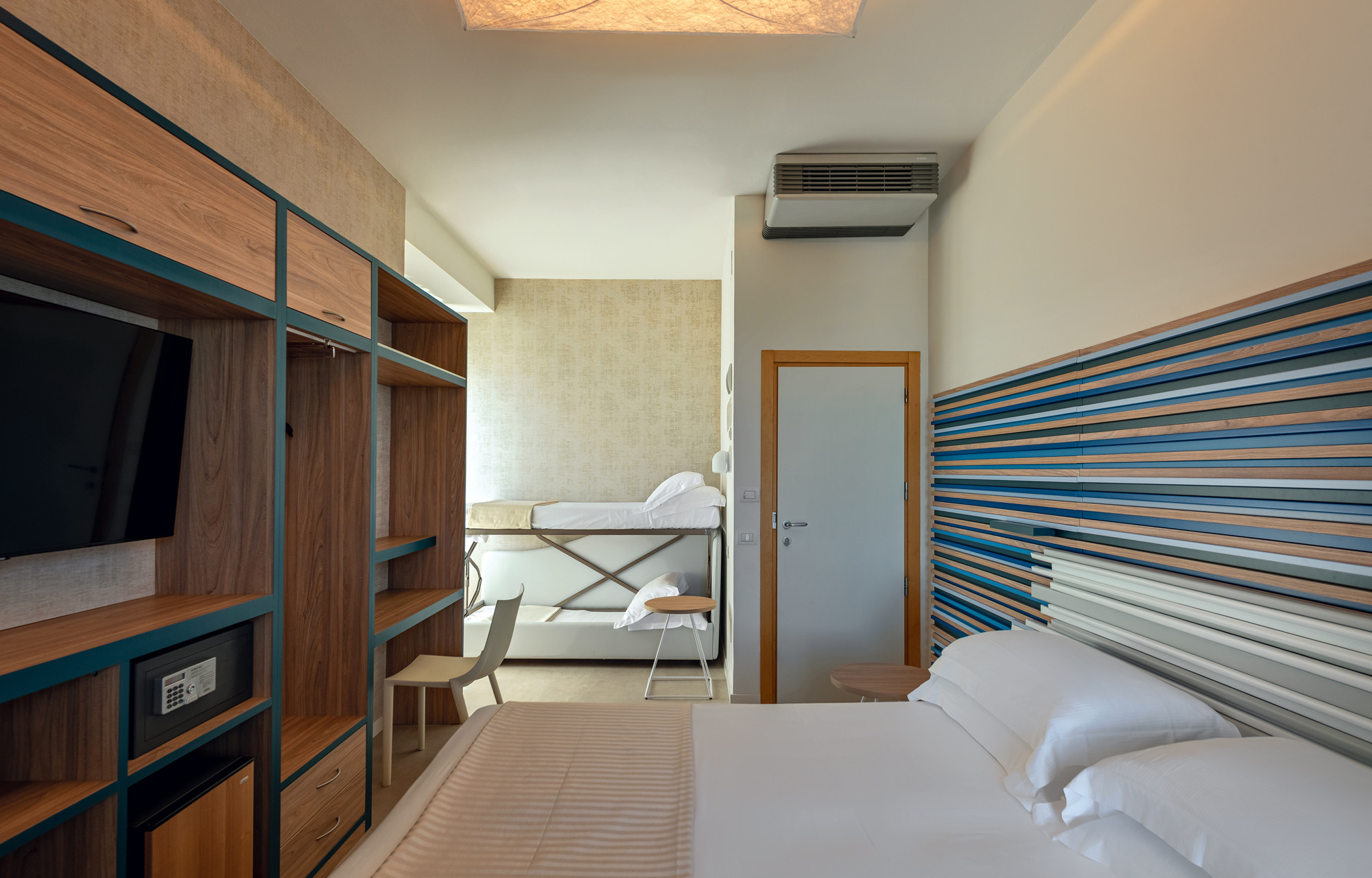 media.Slide_Camera_Deluxe_7Hotel_Commodore_Riccione