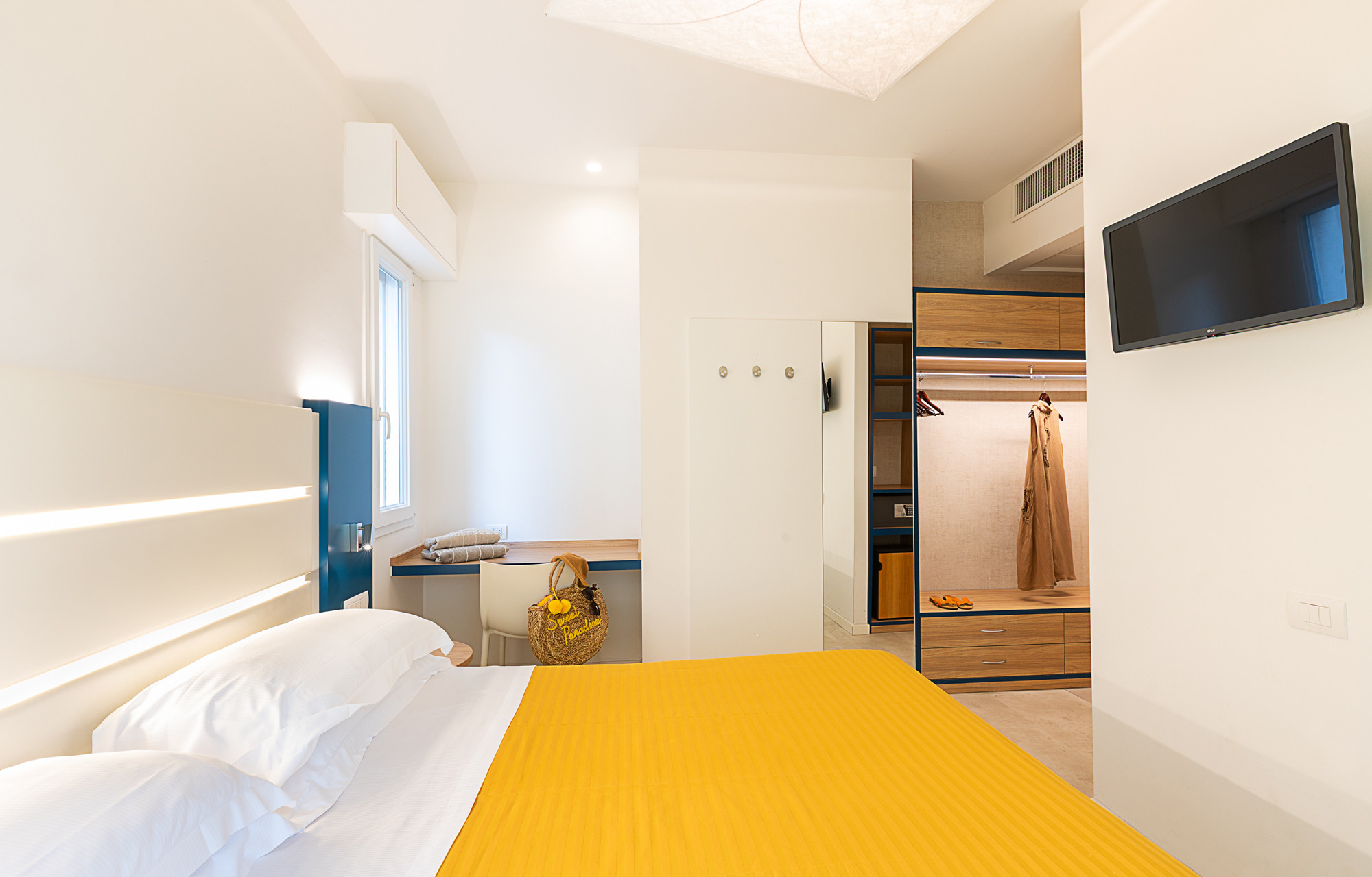 media.Slide_Camera_Superior_1Hotel_Commodore_Riccione